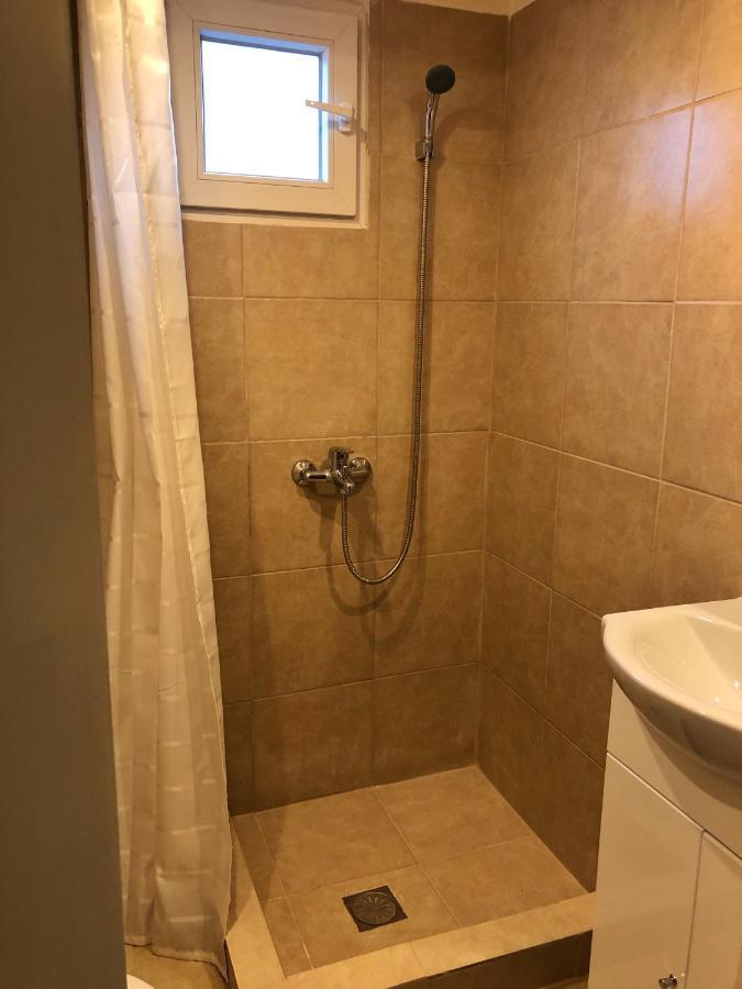 Argo Apartment 15Min From The Airport, 1Min From The Beach Artemis City Center المظهر الخارجي الصورة